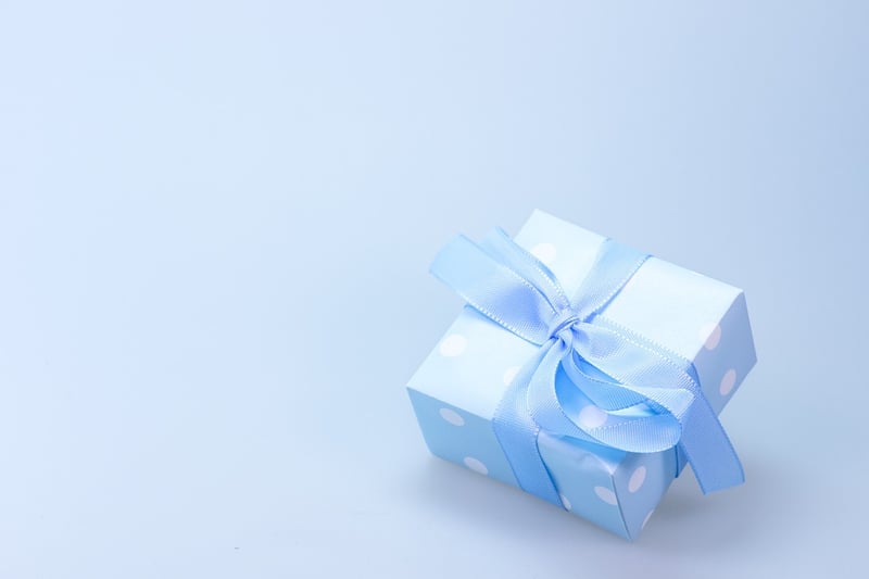 DIY Sustainable Gift Wrapping